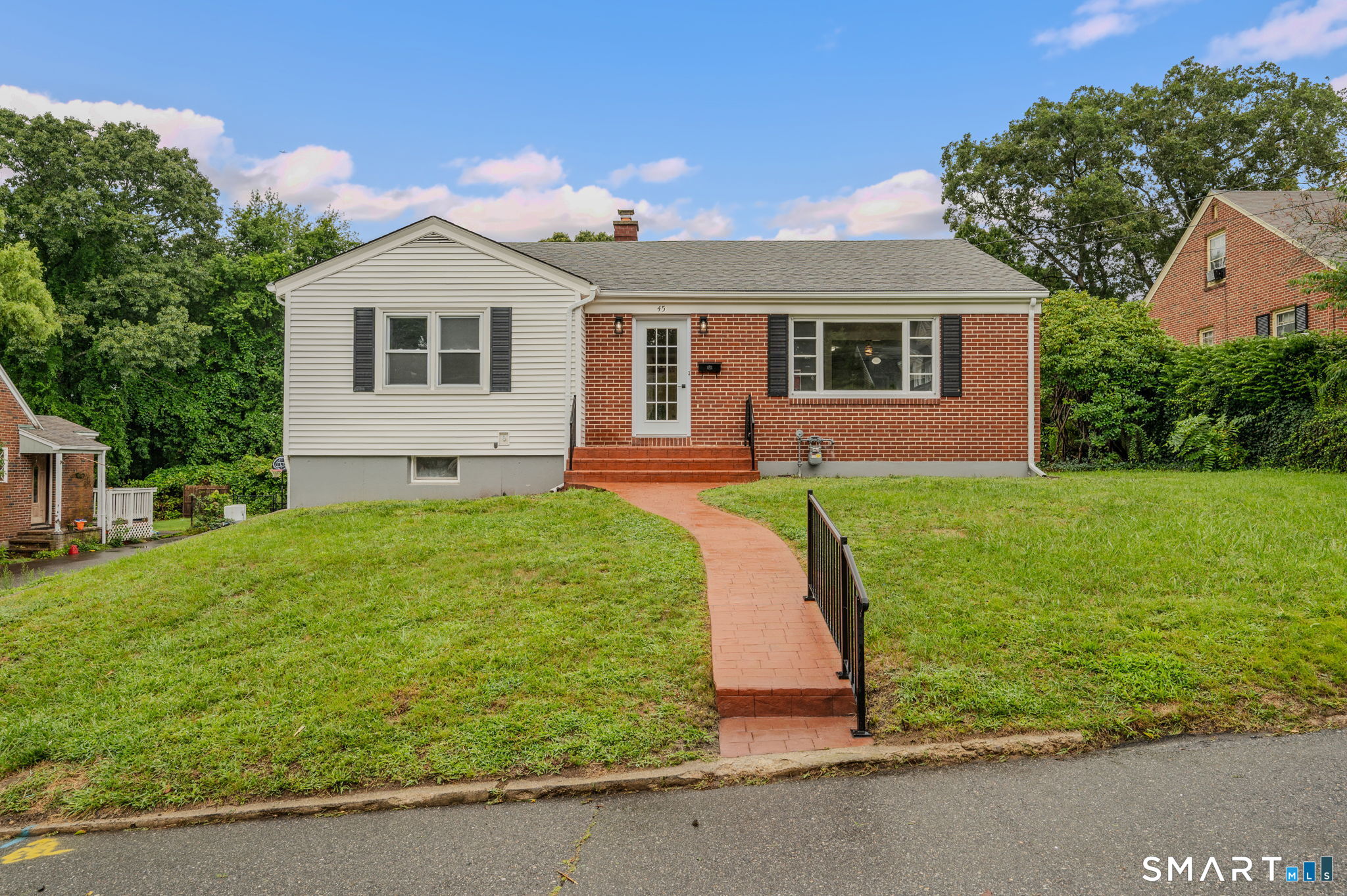 45 Mansfield Road New London, CT 06320 - Photo 1 of 31 Gallery Image 1
