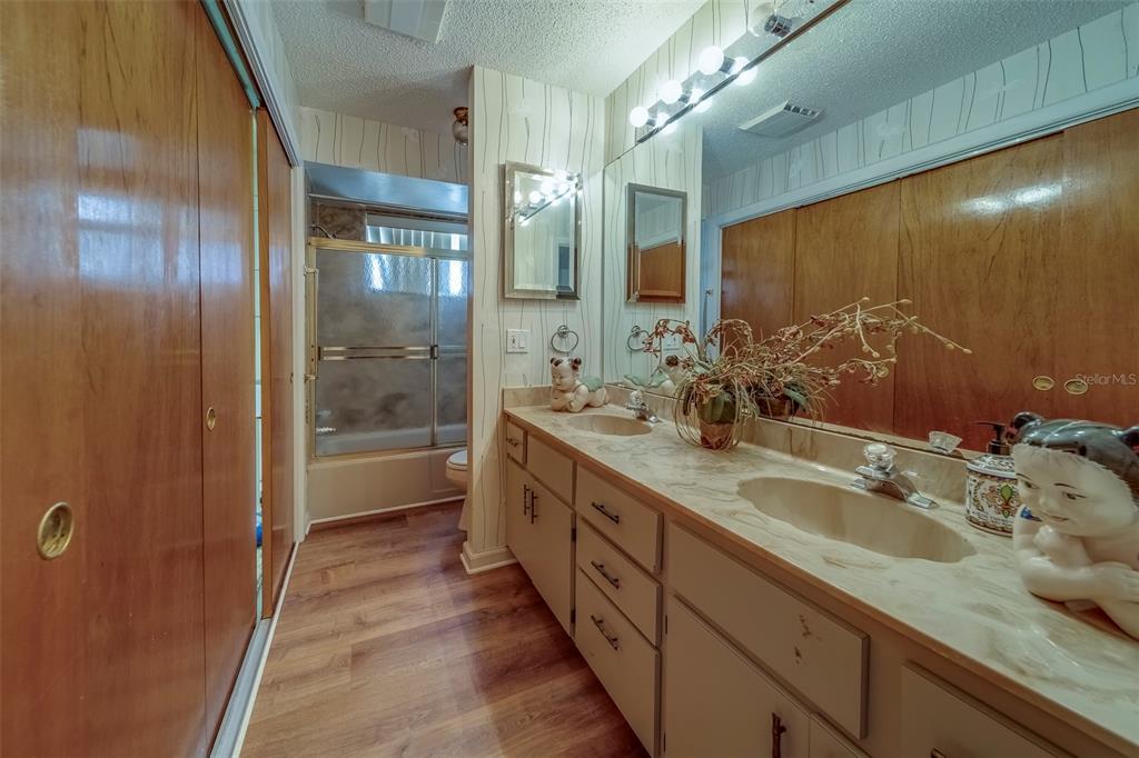 17606 Lee Avenue Redington Shores, FL 33708 - Photo 36 of 85