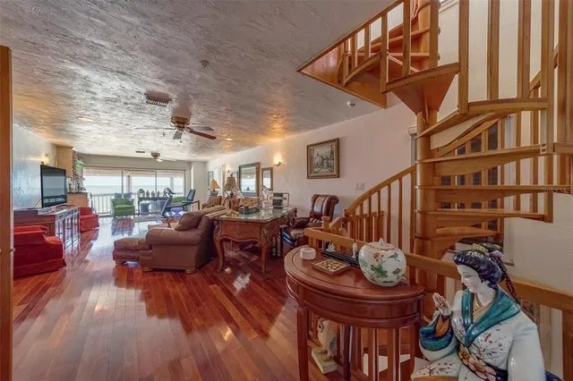 a view of a livingroom and dining room