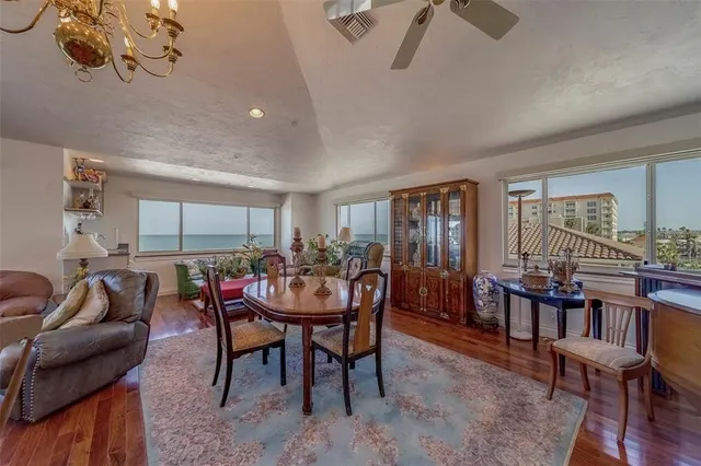 $3,995,000 | 17606 Lee Avenue, Redington Shores, FL 33708