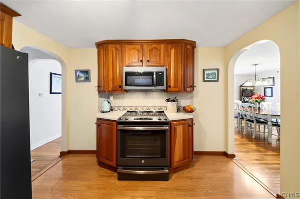 $359,900 | 101 Heather Lane, Camillus, NY 13031