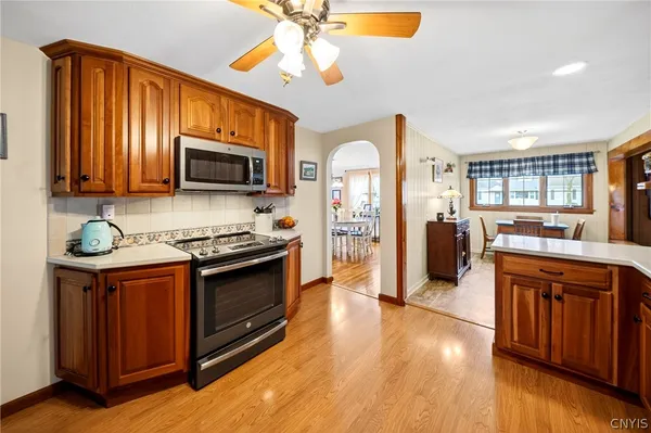 $359,900 | 101 Heather Lane, Camillus, NY 13031