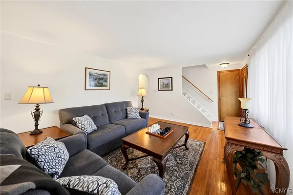 $359,900 | 101 Heather Lane, Camillus, NY 13031
