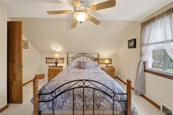 $359,900 | 101 Heather Lane, Camillus, NY 13031