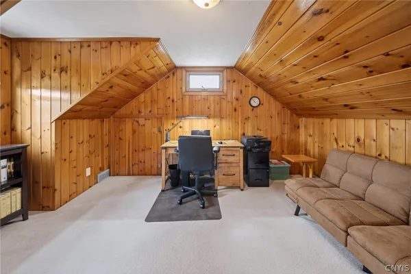 $359,900 | 101 Heather Lane, Camillus, NY 13031
