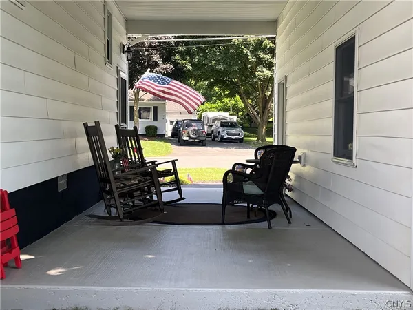 $359,900 | 101 Heather Lane, Camillus, NY 13031