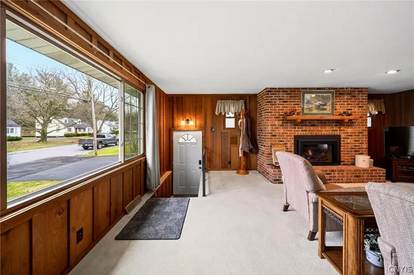 $359,900 | 101 Heather Lane, Camillus, NY 13031