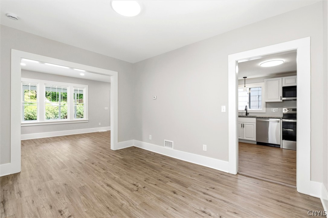 242 Rider Avenue Syracuse, NY 13207 - Photo 12 of 47