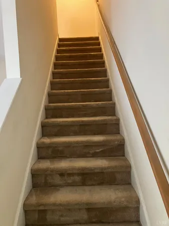 $1,300 | 1600 Wards Ferry Road, Unit 103, Lynchburg, VA 24502