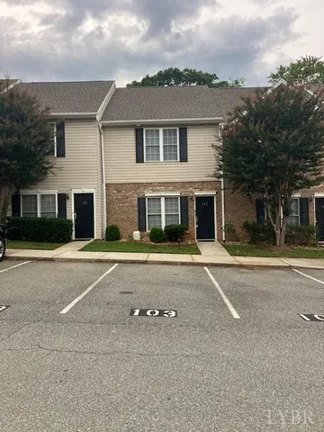 $1,300 | 1600 Wards Ferry Road, Unit 103, Lynchburg, VA 24502