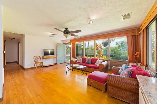 $1,250,000 | 82-6274 Kahauloa Road, Captain Cook, HI 96704