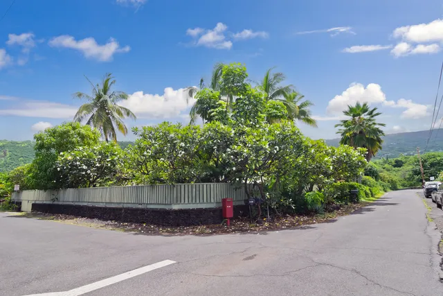 $1,250,000 | 82-6274 Kahauloa Road, Captain Cook, HI 96704
