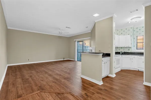 $650,000 | 6004 Auburndale Avenue, Unit F, University Park, TX 75205