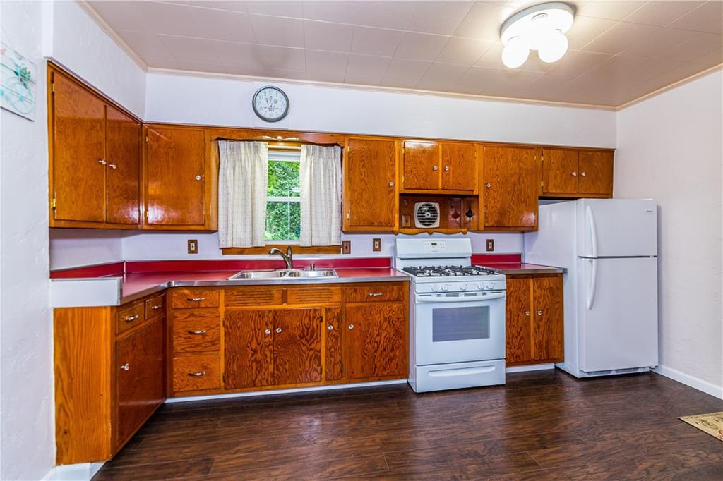 120 Park Road Ambridge, PA 15003 - Photo 10 of 25 Kitchen