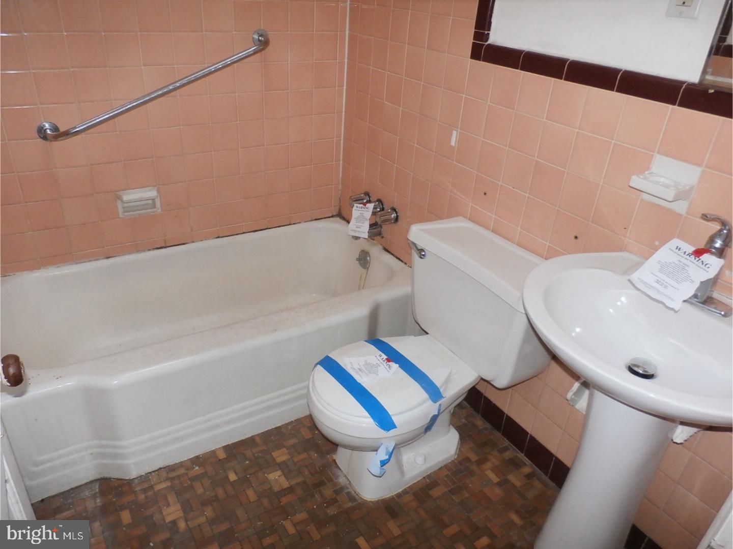 7564 Greenhill Road Philadelphia, PA 19151 - Photo 21 of 25 Bathroom
