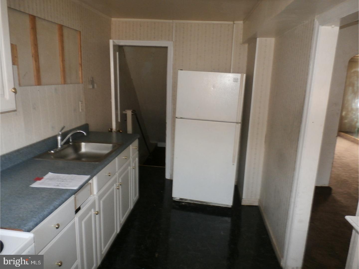 7564 Greenhill Road Philadelphia, PA 19151 - Photo 7 of 25 Kitchen