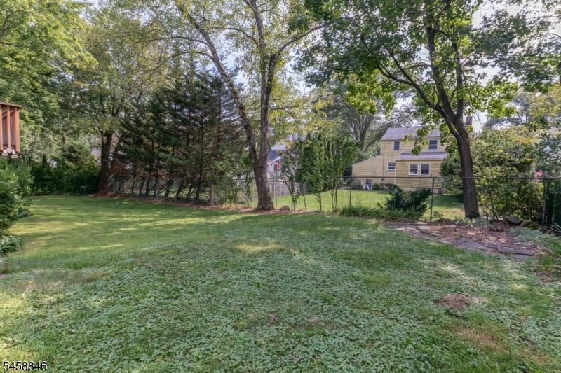31 Woodland Road Chatham, NJ 07928 - Photo 20 of 21 Gallery Image 20