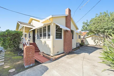 $915,000 | 639 East 5th Street, Benicia, CA 94510