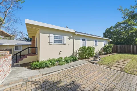 $915,000 | 639 East 5th Street, Benicia, CA 94510