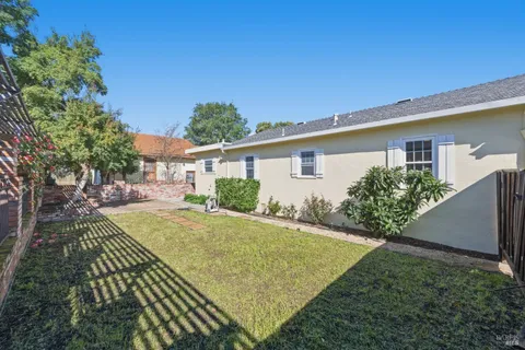 $915,000 | 639 East 5th Street, Benicia, CA 94510