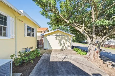 $915,000 | 639 East 5th Street, Benicia, CA 94510