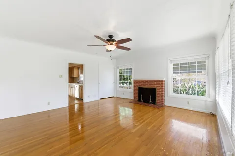 $915,000 | 639 East 5th Street, Benicia, CA 94510