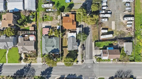 $915,000 | 639 East 5th Street, Benicia, CA 94510