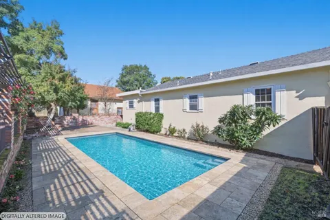 $915,000 | 639 East 5th Street, Benicia, CA 94510