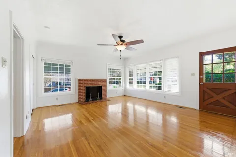 $915,000 | 639 East 5th Street, Benicia, CA 94510