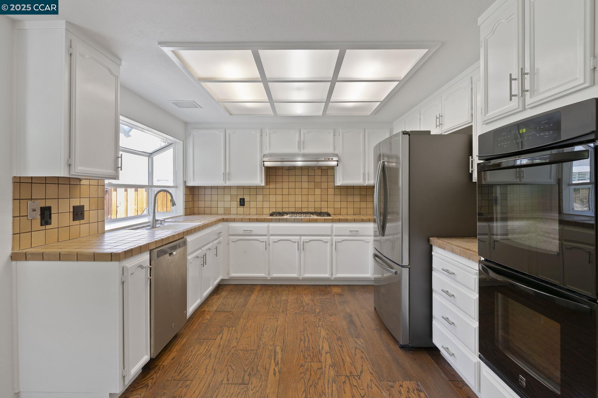 332 Cameron Circle San Ramon, CA 94583 - Photo 14 of 60