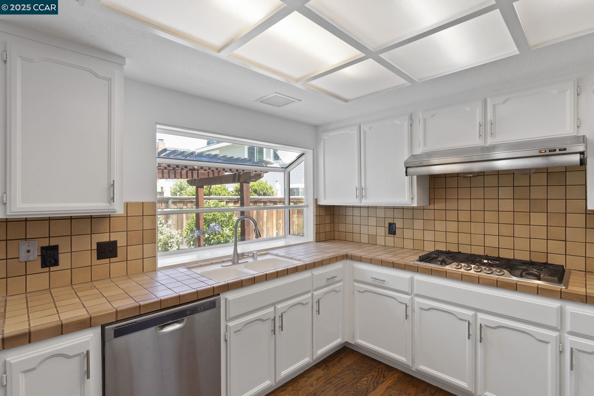 332 Cameron Circle San Ramon, CA 94583 - Photo 16 of 60