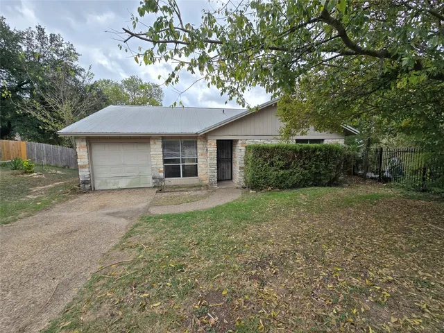 $1,825 | 1109 Village Green Drive, Austin, TX 78753