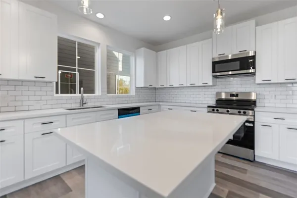 $2,050 | 3703 Nagle Street, Unit B, Houston, TX 77004