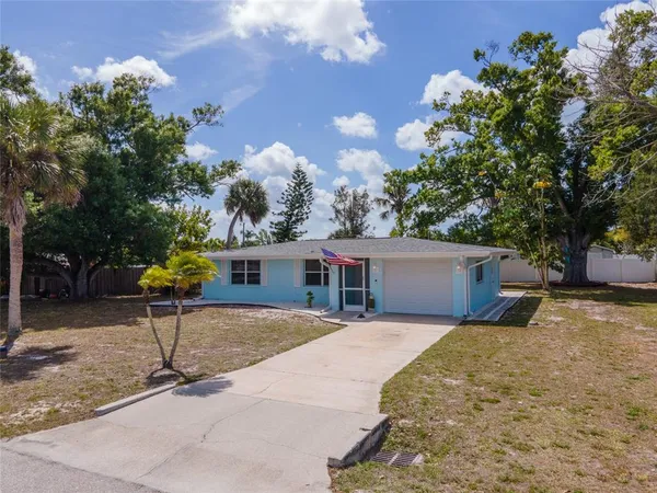 $235,000 | 231 Lakeview Lane, Englewood, FL 34223