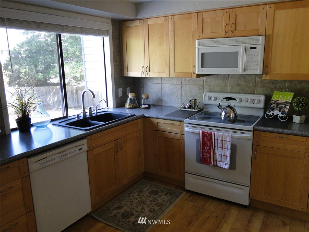 18311 153rd Place Southeast Renton, WA 98058 - Photo 8 of 11