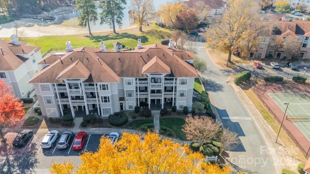 $393,700 | 17919 Kings Point Drive, Unit C, Cornelius, NC 28031