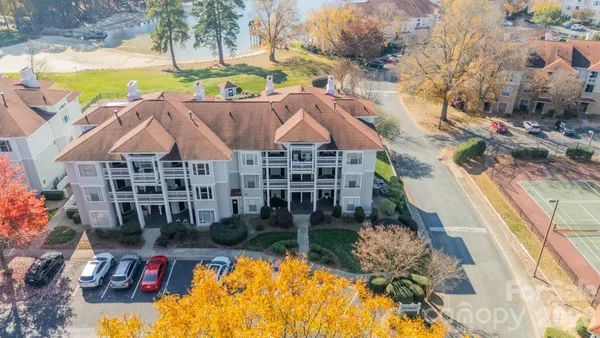$393,700 | 17919 Kings Point Drive, Unit C, Cornelius, NC 28031