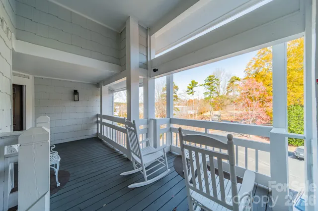 $393,700 | 17919 Kings Point Drive, Unit C, Cornelius, NC 28031