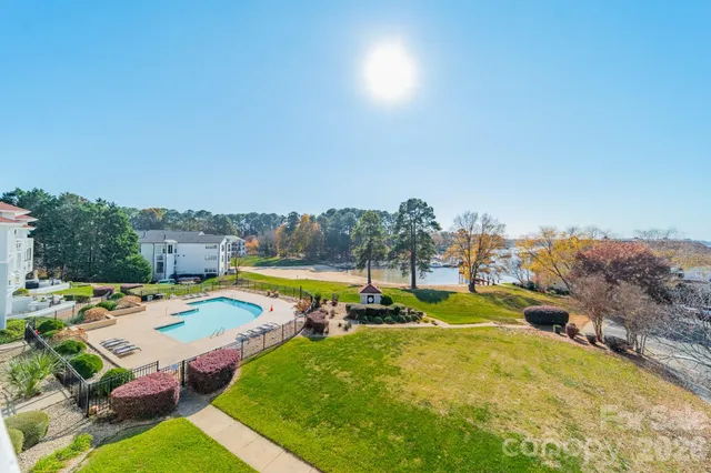 $393,700 | 17919 Kings Point Drive, Unit C, Cornelius, NC 28031
