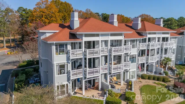 $393,700 | 17919 Kings Point Drive, Unit C, Cornelius, NC 28031