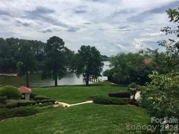 $393,700 | 17919 Kings Point Drive, Unit C, Cornelius, NC 28031