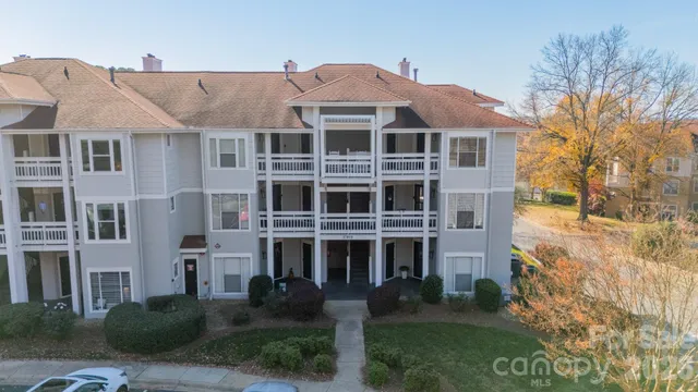 $393,700 | 17919 Kings Point Drive, Unit C, Cornelius, NC 28031