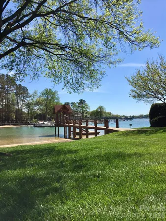 $393,700 | 17919 Kings Point Drive, Unit C, Cornelius, NC 28031