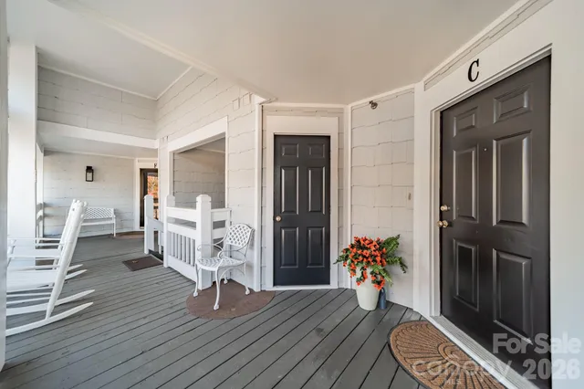 $393,700 | 17919 Kings Point Drive, Unit C, Cornelius, NC 28031