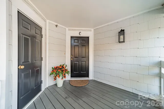 $393,700 | 17919 Kings Point Drive, Unit C, Cornelius, NC 28031