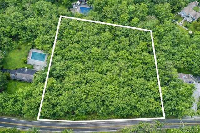 $899,000 | 660 North Magee Street, Southampton, NY 11968