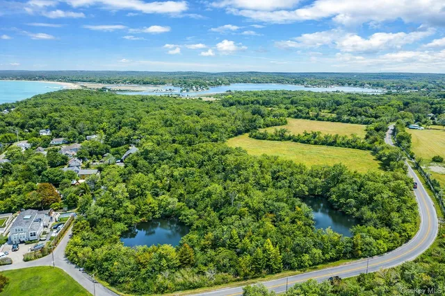 $899,000 | 660 North Magee Street, Southampton, NY 11968