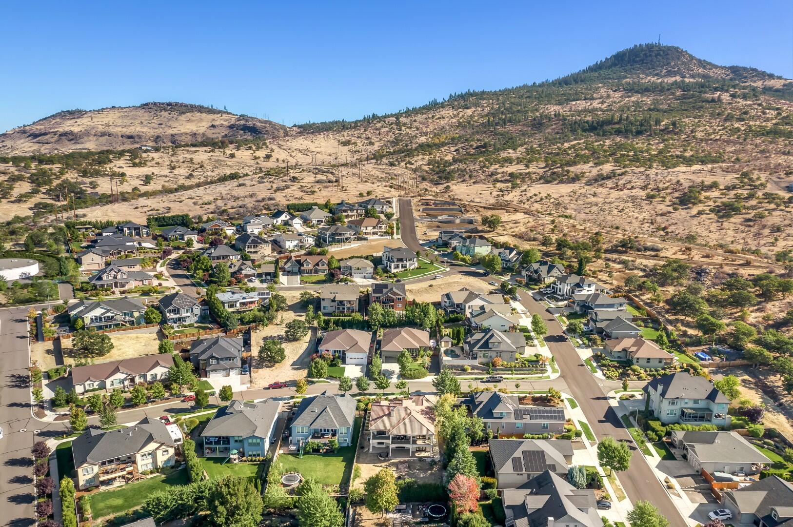4270 Evening Ridge Terrace Medford, OR 97504 - Photo 76 of 89 DJI_0681
