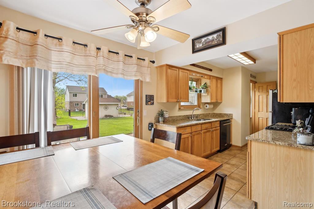 4500 Rohr Road Clarkston, MI 48348 - Photo 13 of 48