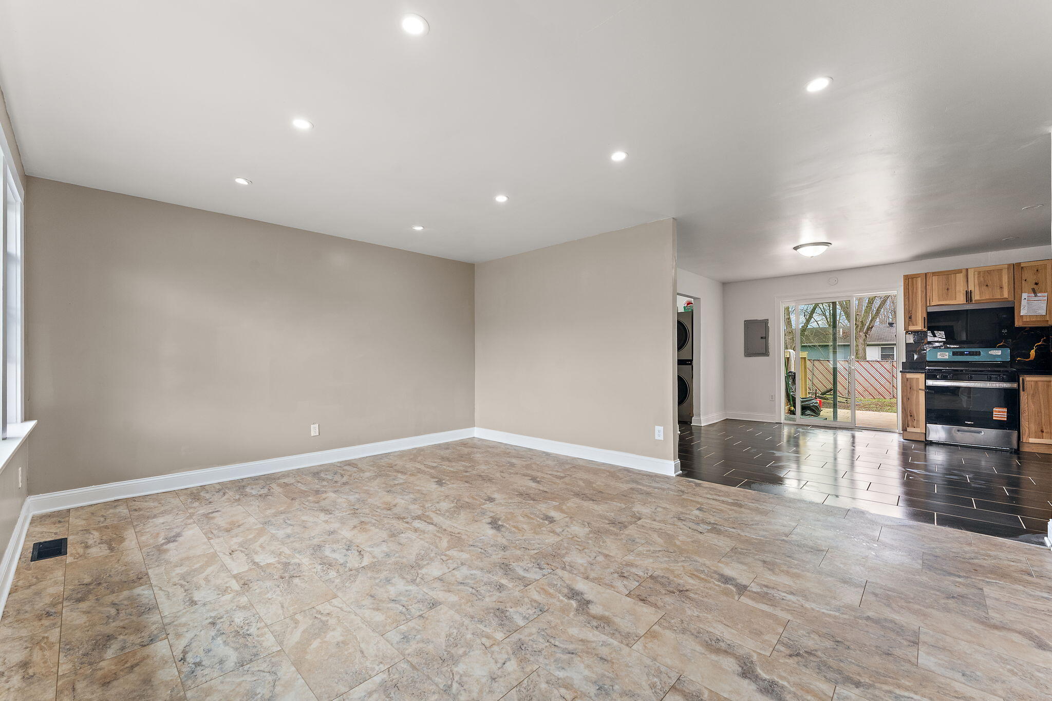 611 Old Forge Road Valparaiso, IN 46385 - Photo 2 of 16 2048x1365